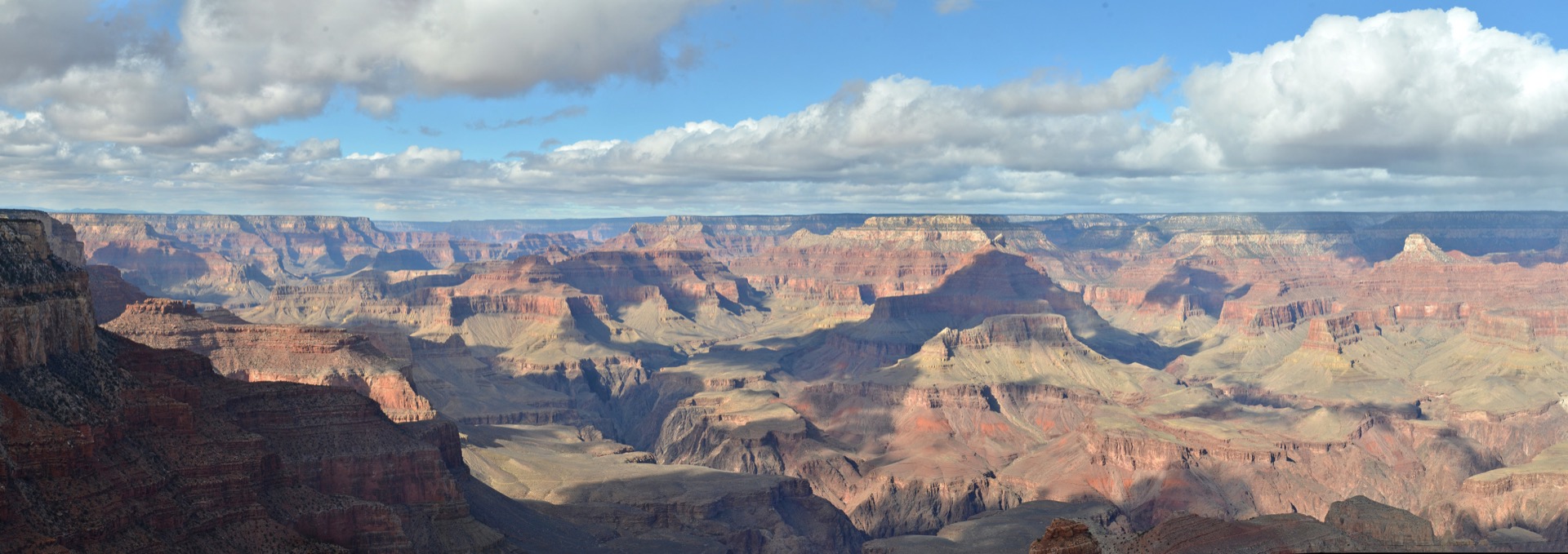 Wide canyon panorama under a blue sky, Grand Canyon National Park
