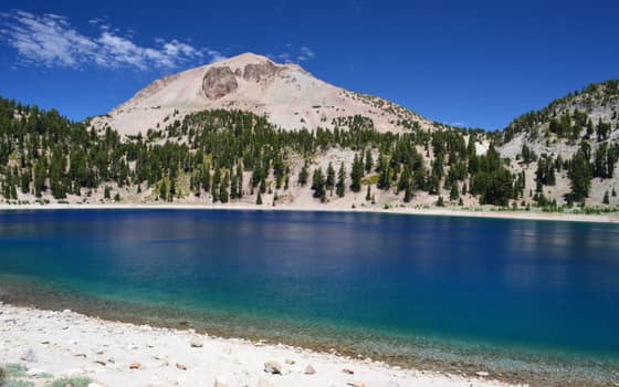 Lassen Peak and Lake Helen, Lassen Volcanic National Park